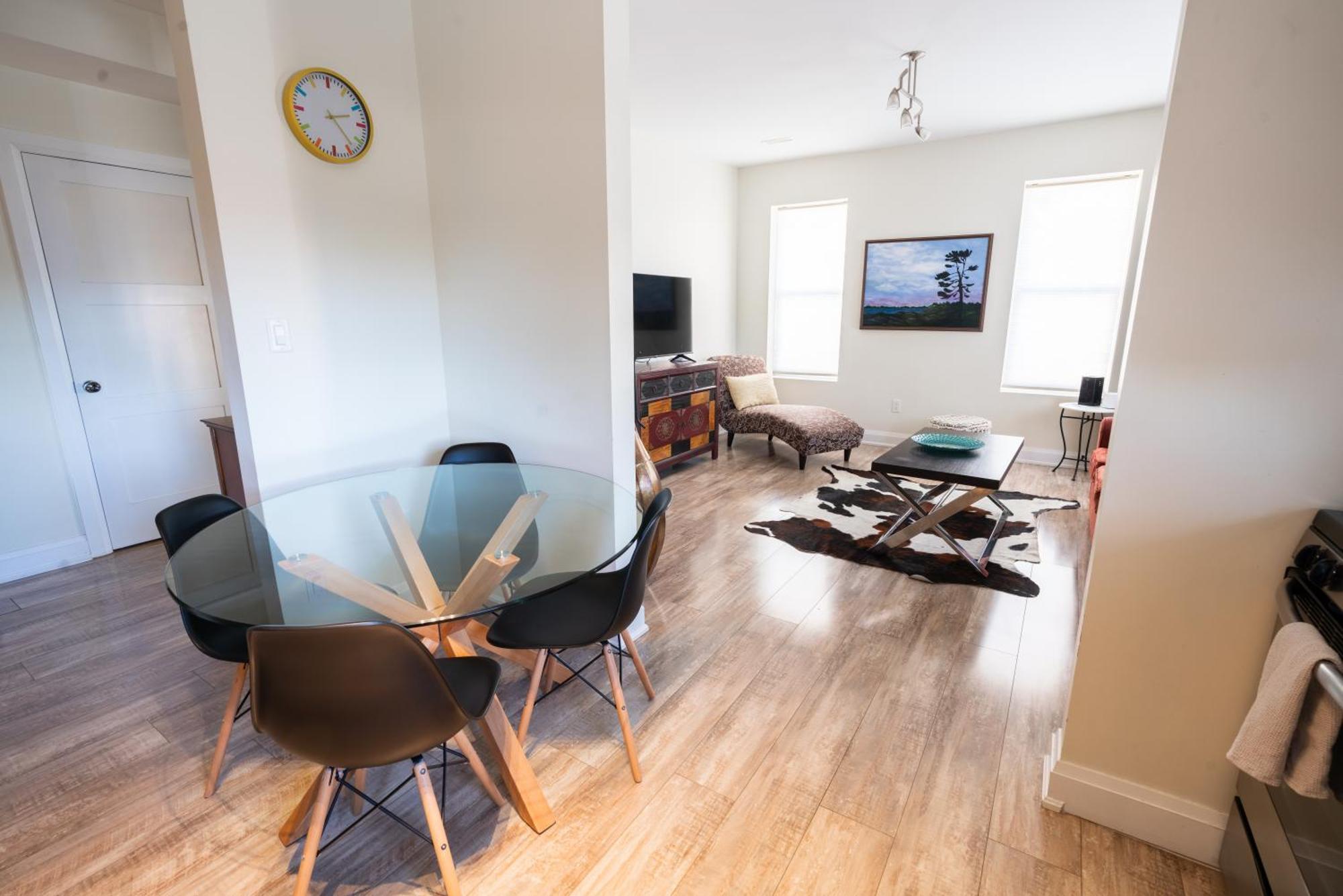 Spacious 3 Bedroom Apartment In Heart Of Niagara Thorold ภายนอก รูปภาพ