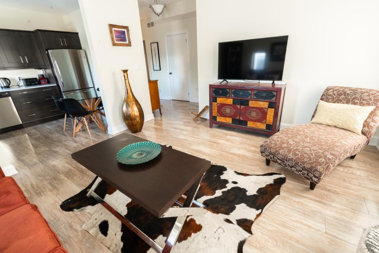 Spacious 3 Bedroom Apartment In Heart Of Niagara Thorold ภายนอก รูปภาพ